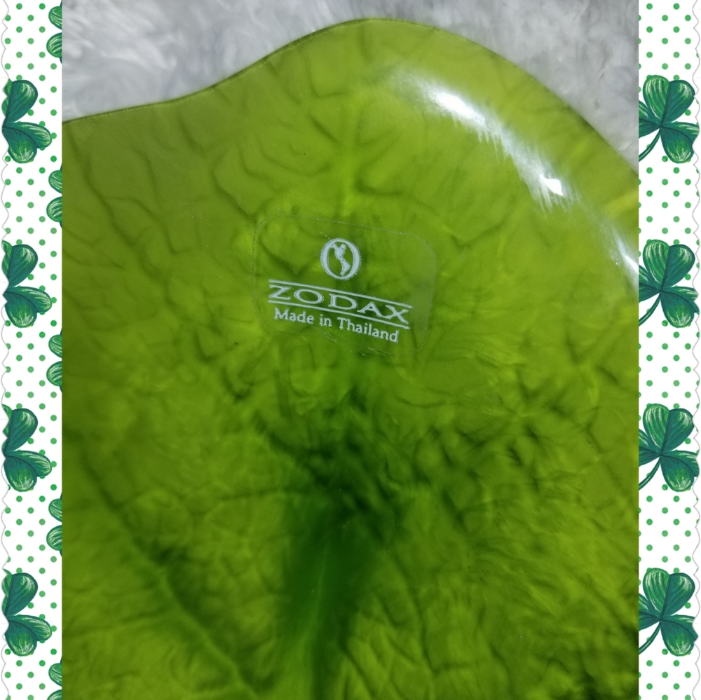 ZODAX GLASS LEAF BOWL - Picture 2 of 3